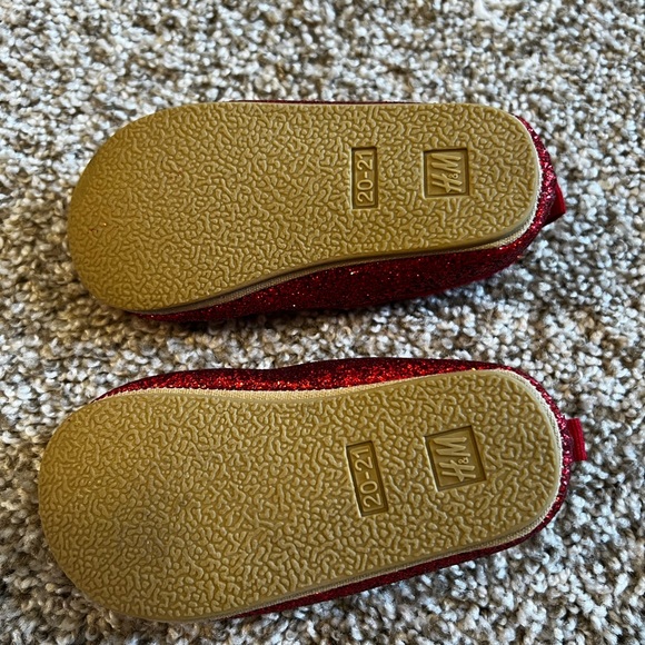 H&M Flats - Picture 2 of 2